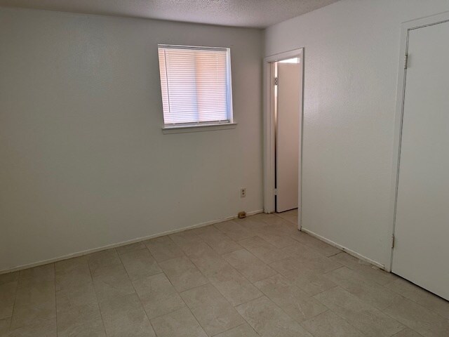 Foto del edificio - 3719 Tiffany Dr