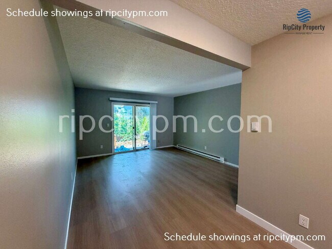 Building Photo - 21723 SE Alder Dr