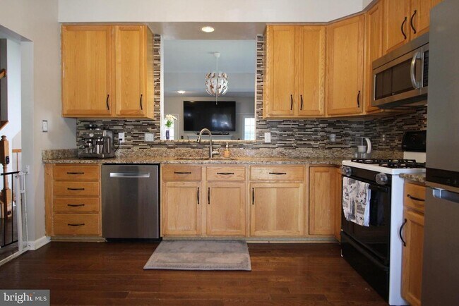 Foto del edificio - 2562 Sylvan Moor Ln