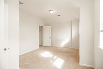 Building Photo - 208 Cambria Green Ln