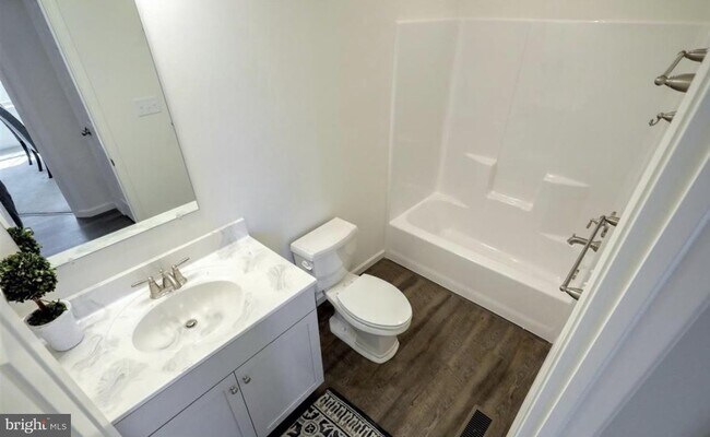 Building Photo - 6126 Sawgrass Ct