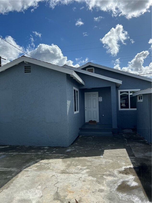 1144 E 77th Pl, Los Angeles, CA 90001 Townhome Rentals in Los Angeles