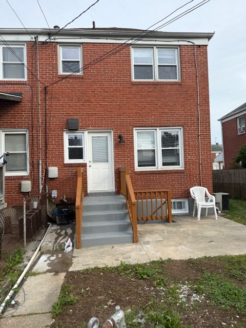 Foto del edificio - 2211 Vailthorn Rd