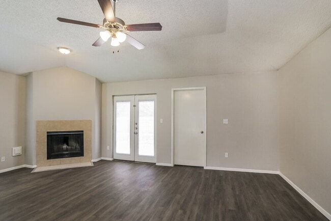 Building Photo - 9723 Orangevale Dr