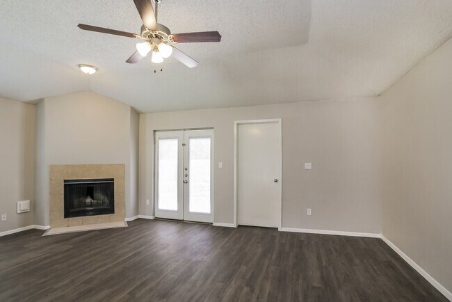 Foto del edificio - 9723 Orangevale Dr
