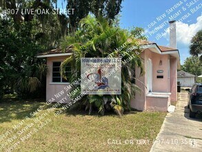 Building Photo - 907 Live Oak St