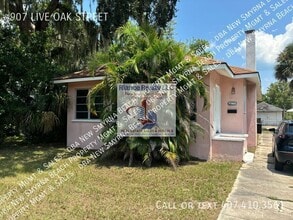 Building Photo - 907 Live Oak St