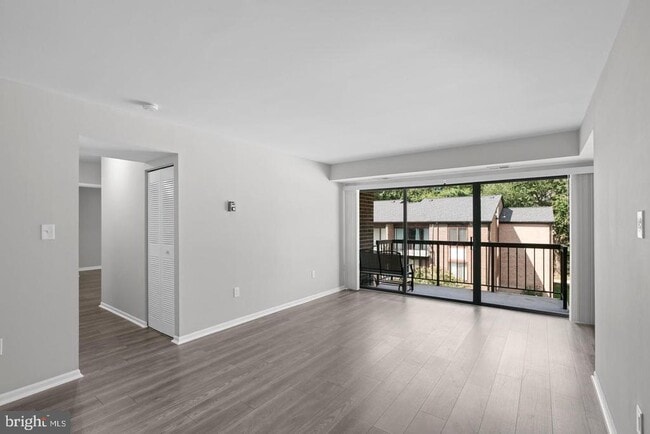 Building Photo - 9728 Kingsbridge Dr