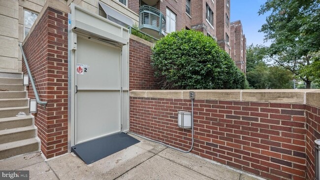 Foto del edificio - 4025 Connecticut Ave NW