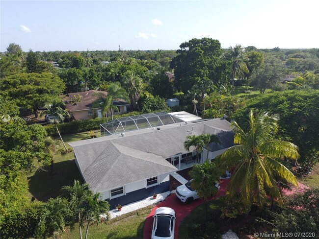 Foto del edificio - 10700 SW 120th St