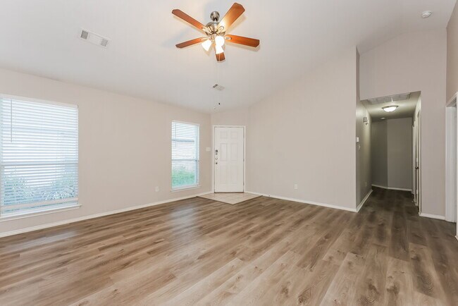 Foto del edificio - 1108 Boxwood Dr