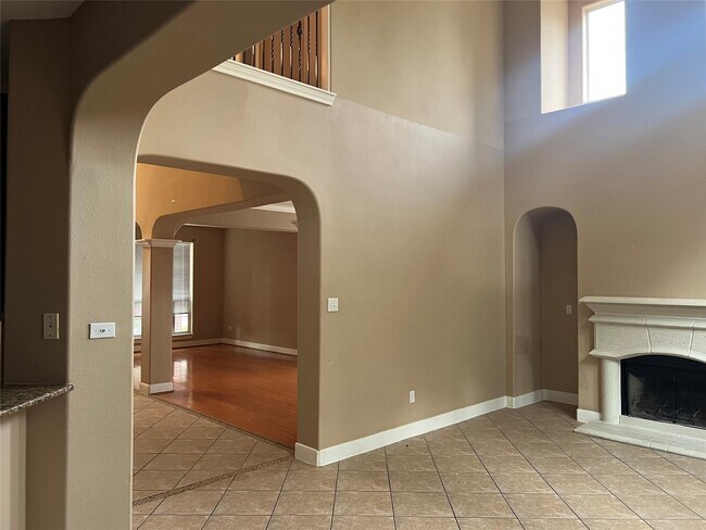 Building Photo - 16907 Coronado Springs Dr