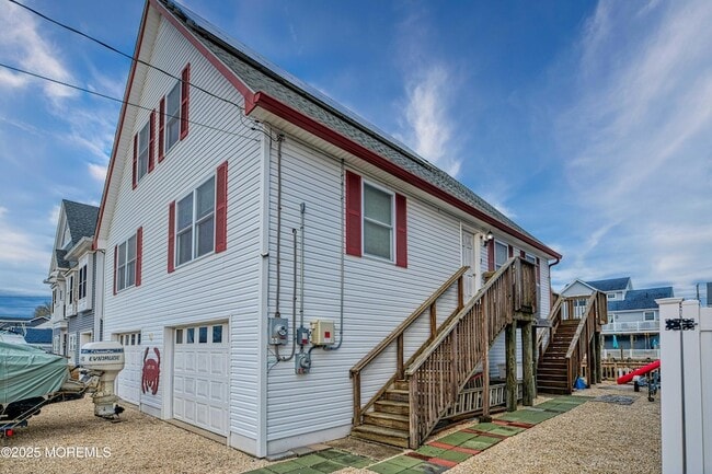 Building Photo - 45 Sylvia Ln