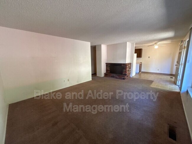 Foto del edificio - 17794 Webster Rd
