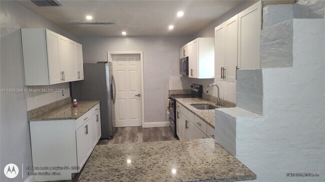 Foto del edificio - 173 W 16th St