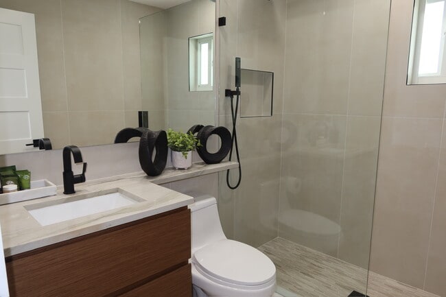 Building Photo - 104 Primrose Ln