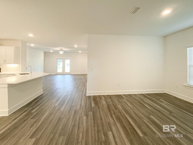 Foto del edificio - 510 Hardwood Ave