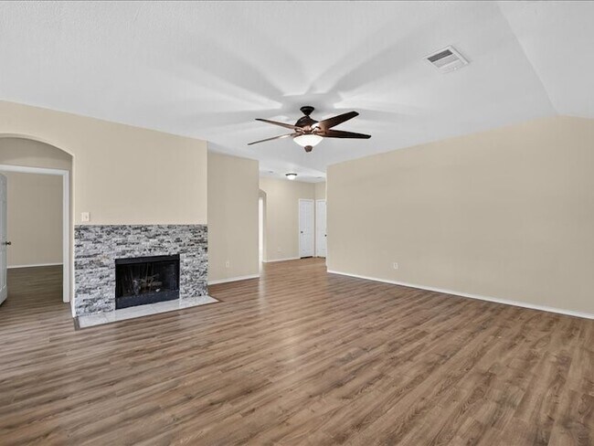 Building Photo - 2313 Belmont Park Dr