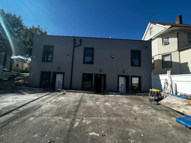 Foto del edificio - 245-249 Teaneck Rd