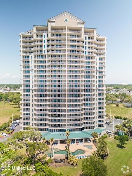 Building Photo - 2668 Beach Blvd