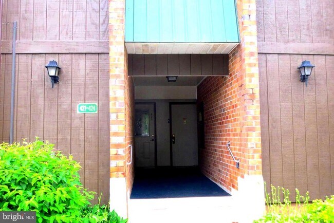 Foto del edificio - 424 Meadowview Ln