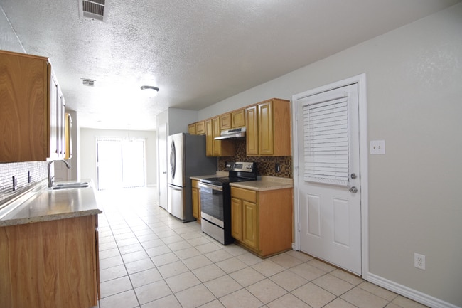 Building Photo - 2804 Schwald Rd