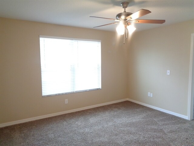Foto del edificio - 15403 Quail Woods Pl