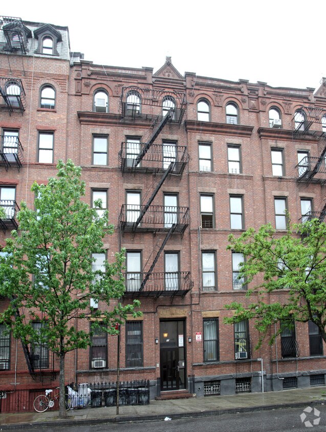Foto principal - 30 Rogers Avenue