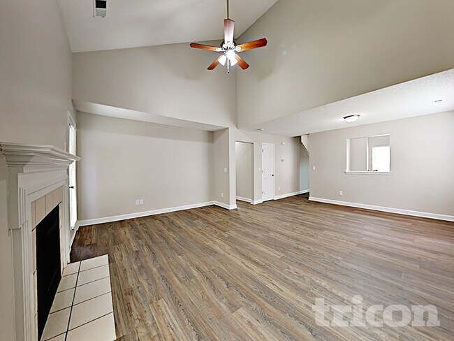 Building Photo - 2527 Captains Watch Rd NE