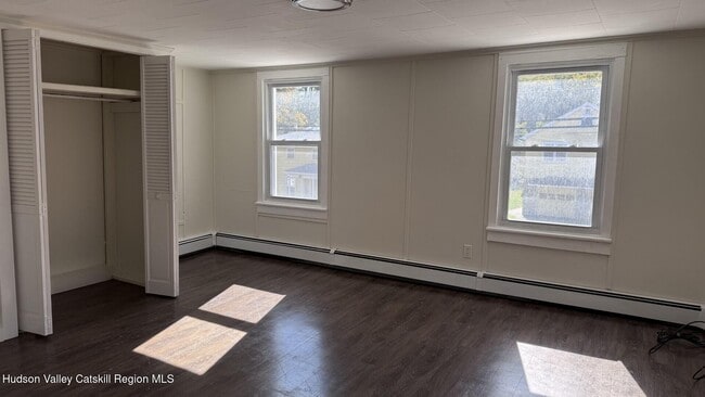 Building Photo - 626 NY-212