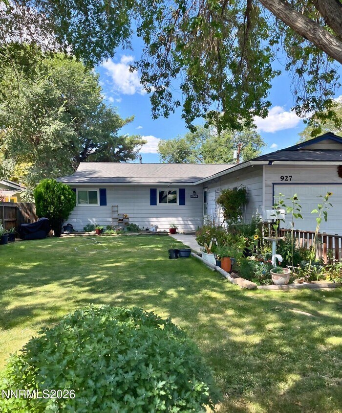 Building Photo - 927 Stanford Way