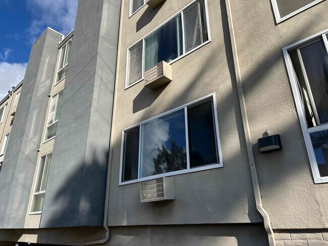 Foto del edificio - 4860 Rolando Ct