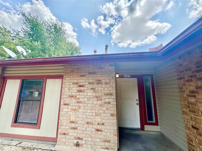 Building Photo - 6407 Moonglow Dr