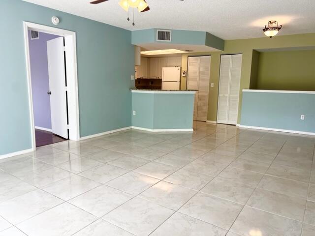 Foto del edificio - 1100 Crestwood Ct S