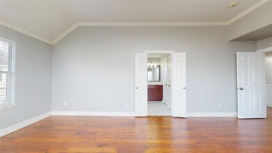 Building Photo - 328 Malone St