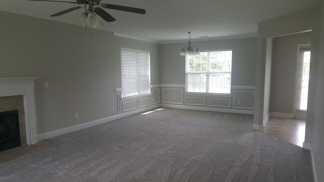 Building Photo - 37 Wesleyan Dr