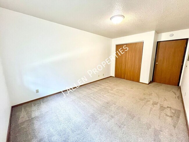 Foto del edificio - 904 Riverfront Rd