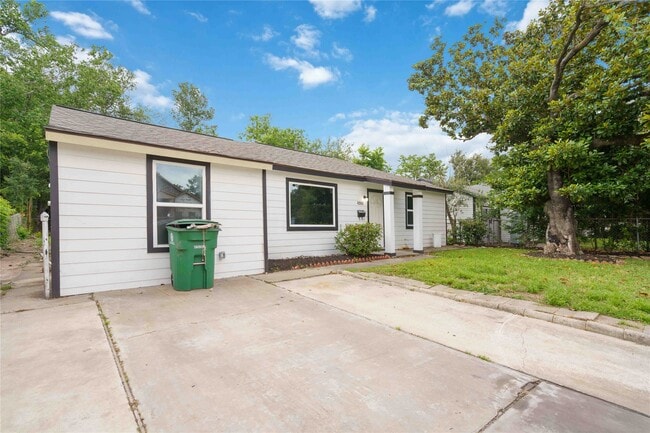 Building Photo - 9409 Fairland Dr