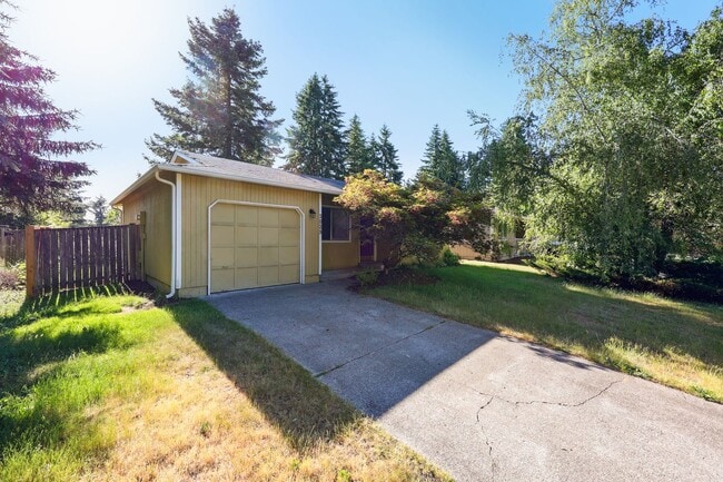 Foto del edificio - Move in ready now! West side cutie! 2 bed,...