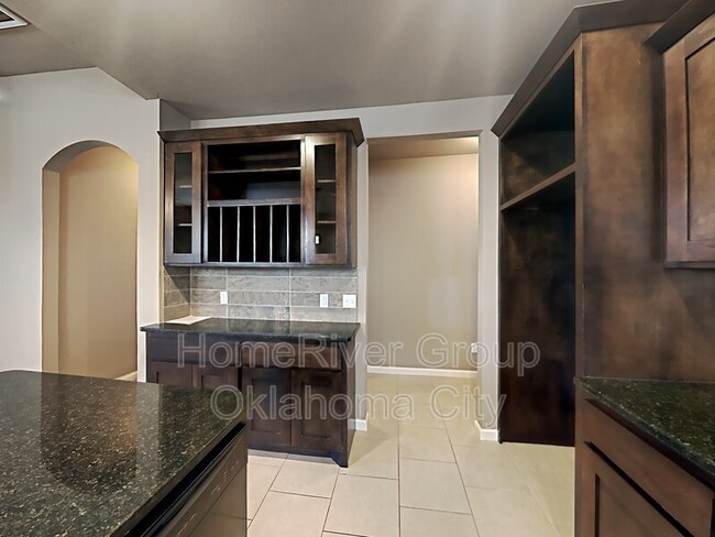 Building Photo - 2325 Chase Way