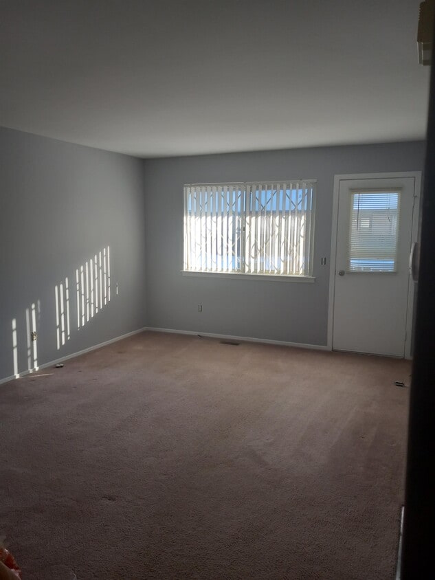 3520 Heritage Pkwy, Dearborn, MI 48124 Townhouse for Rent in Dearborn