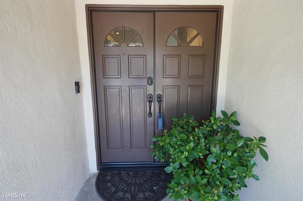 Foto principal - 4 br, 2 bath House - 877 Ballina Ct