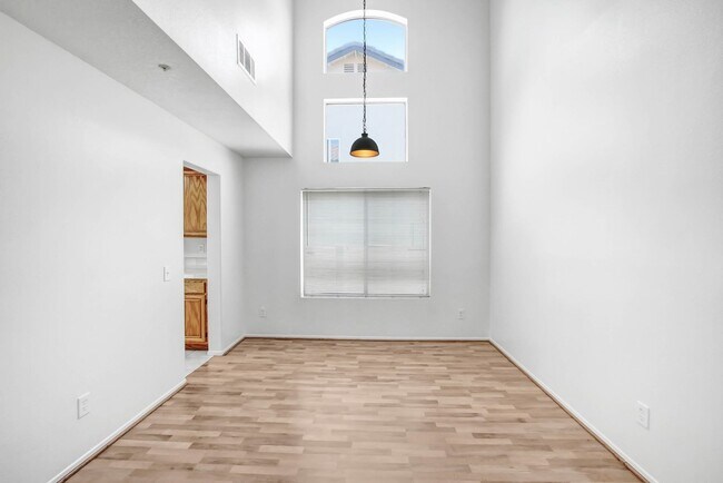 Foto del edificio - Coming Soon! Your Perfect Two-Story 4 Bedr...