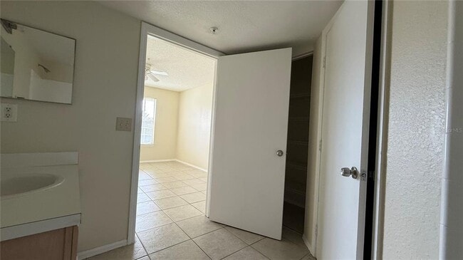 Foto del edificio - 2203 Key W Ct