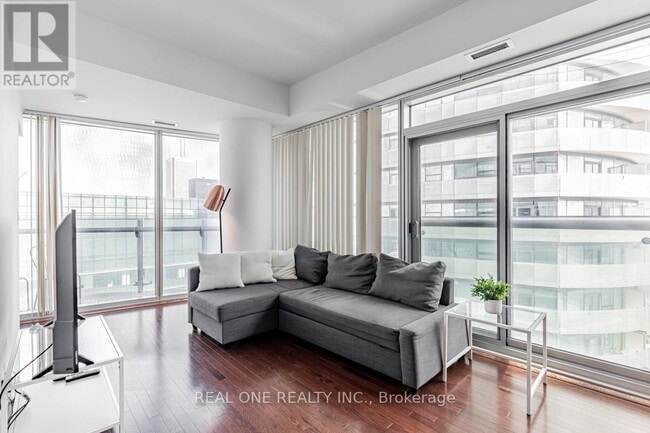 Building Photo - 12 York St