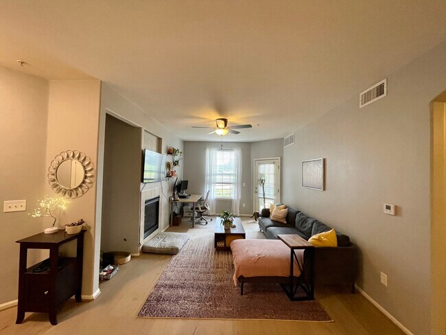 Building Photo - 3035 Blue Sky Cir