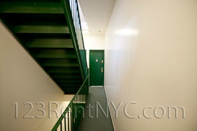 Building Photo - 190 Orchard St