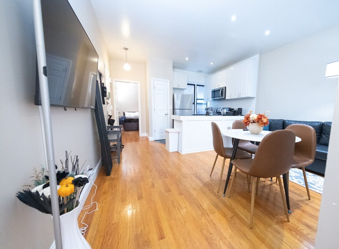 Foto principal - 230 W 113th St