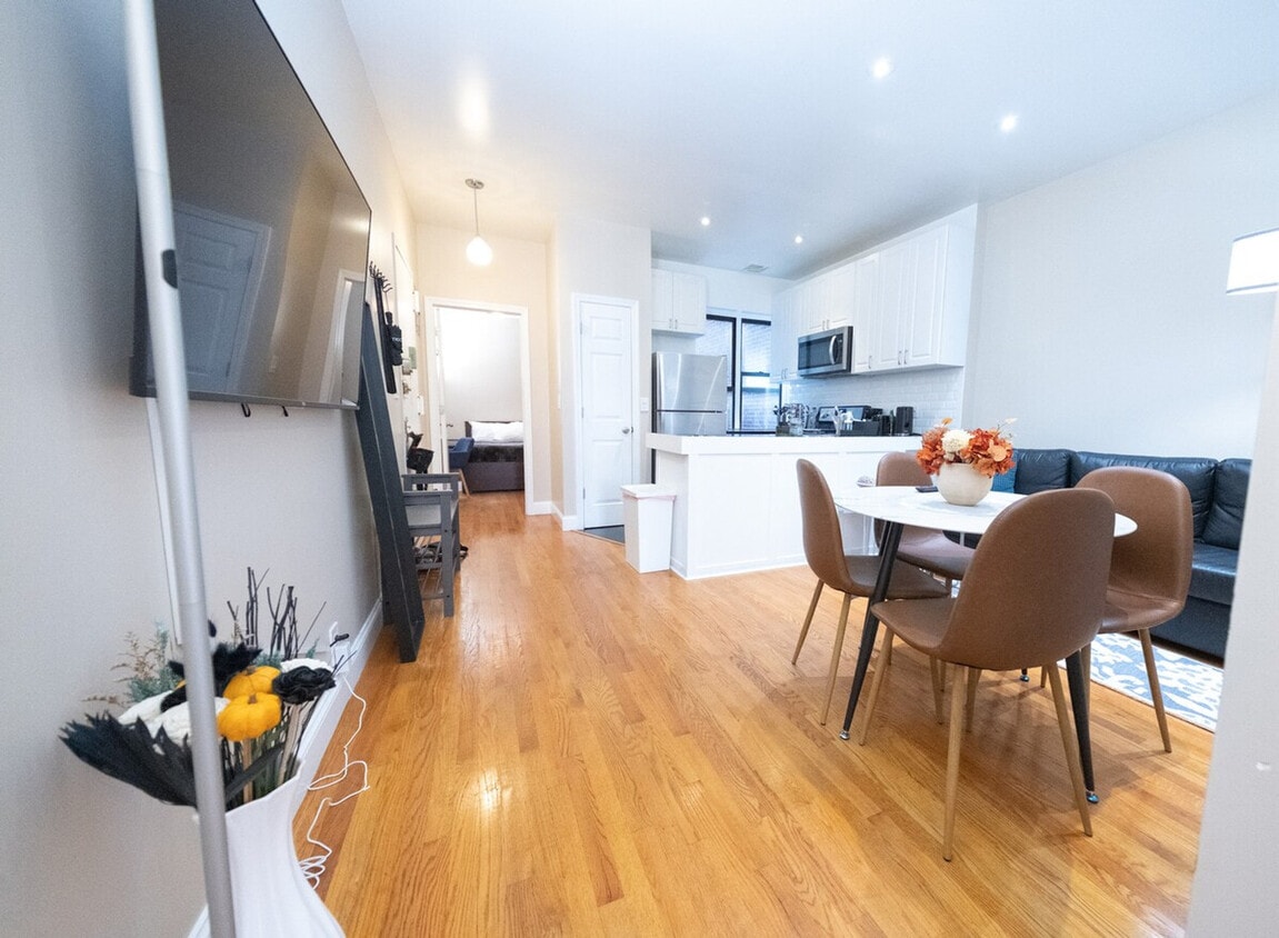 Primary Photo - 230 W 113th St
