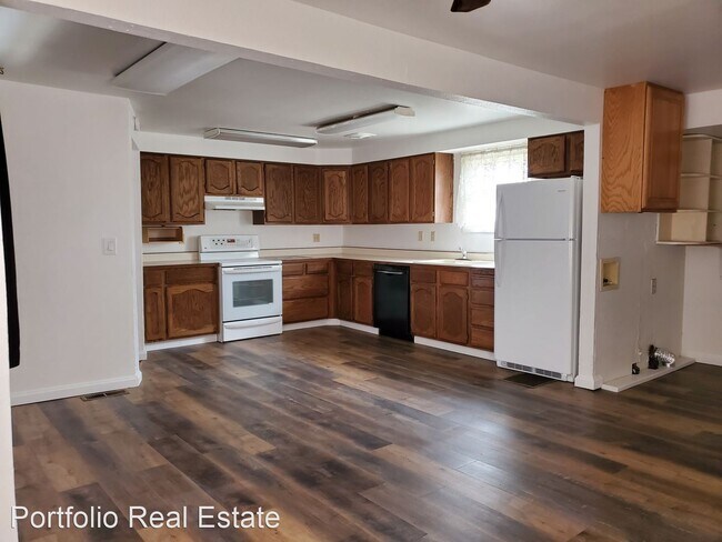 Foto del edificio - 3 br, 1 bath House - 4325 Star Dr NE